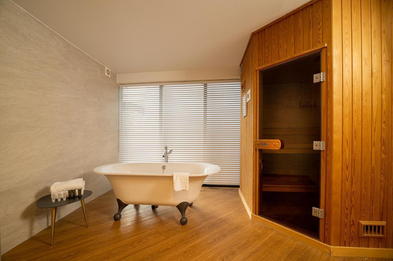 Der Valk Hotel 4*